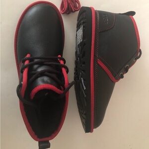 UGG Neumel Leather Chukka Boot. Black red boots. Size: 8, 8.5